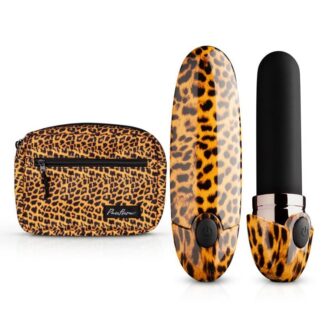 Mini vibromasseur discret La Perle Rare avec motif léopard panthère, incluant son capuchon et sa pochette de transport assortie.