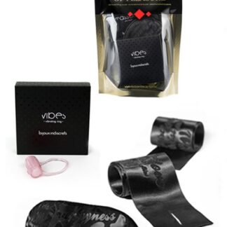 Kit initiation BDSM soft Étreinte de Cuir avec accessoires en satin.