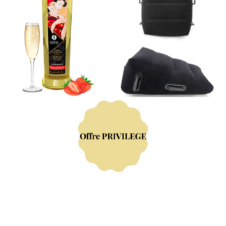 Composition élégante présentant le pack L'Escale de la Dune avec une bouteille d'huile de massage Shunga dorée, une coupe de champagne, des fraises fraîches et le coussin de position Master Ultra noir en deux vues sur fond blanc.